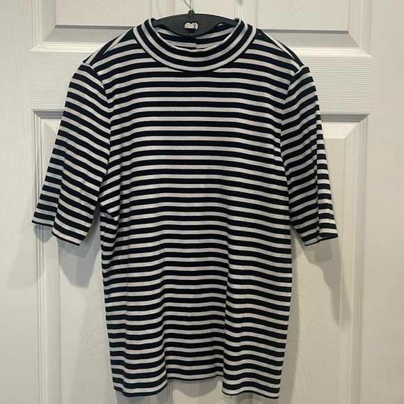 Short sleeved turtle neck top - Picture 1 of 3
